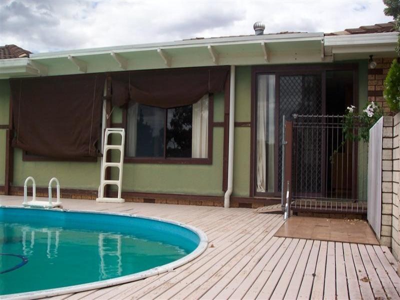 16 Elizabeth Avenue, Cowra NSW 2794