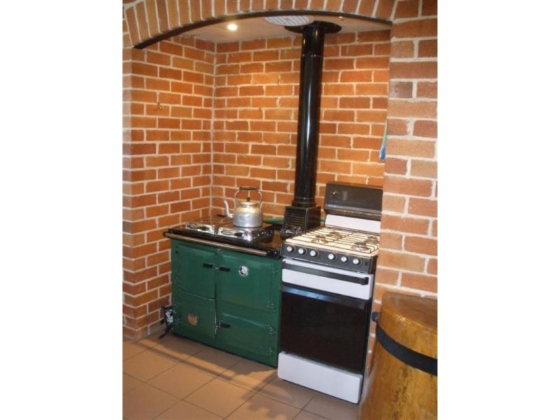 42 Delaneys Road, Cowra NSW 2794