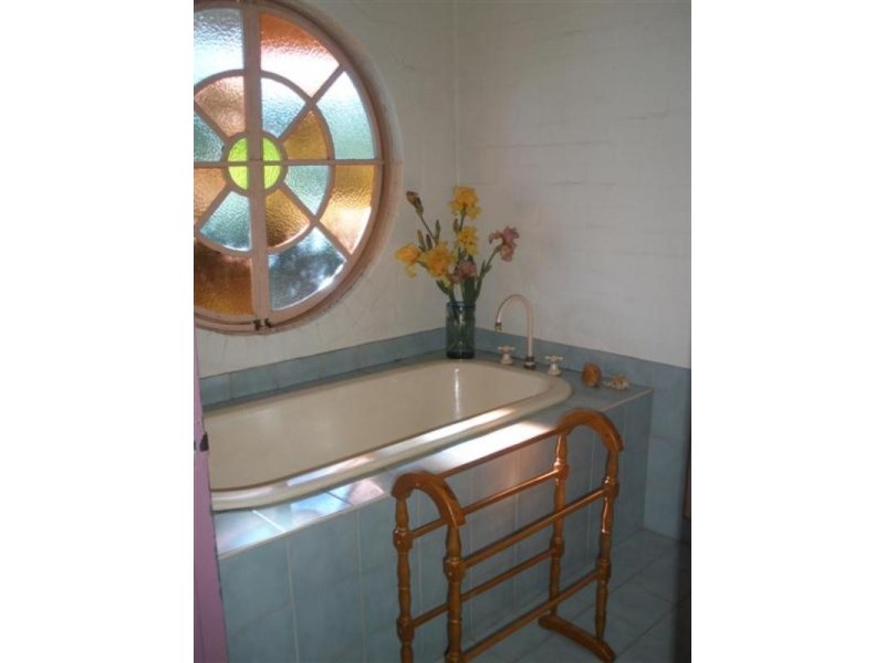 42 Delaneys Road, Cowra NSW 2794