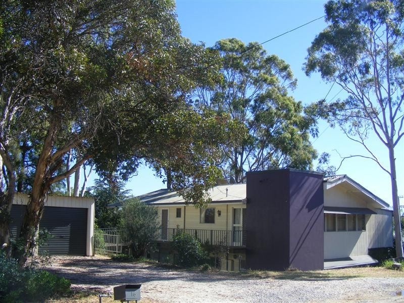 16 Scenic Drive, Cowra NSW 2794