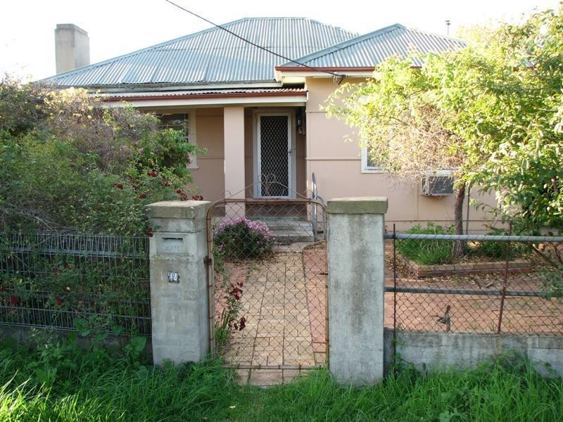 14 Argoon Street, Cowra NSW 2794