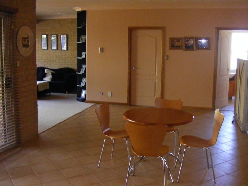 7 Grevillea Close, Cowra NSW 2794