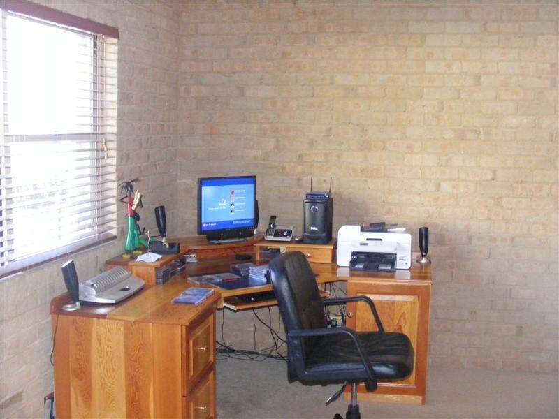 7 Grevillea Close, Cowra NSW 2794