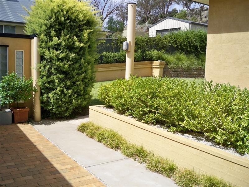 23 London Drive, Cowra NSW 2794