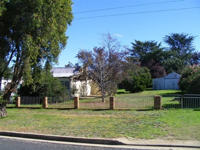 24 Stewart Street, Cowra NSW 2794
