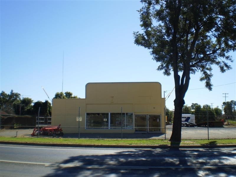 43 Grenfell Road, Cowra NSW 2794