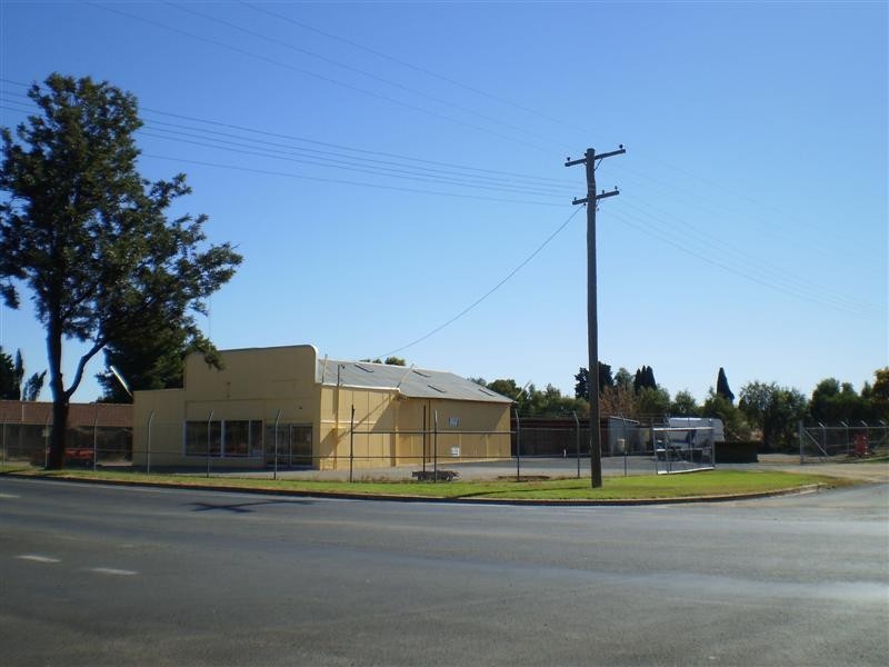 43 Grenfell Road, Cowra NSW 2794