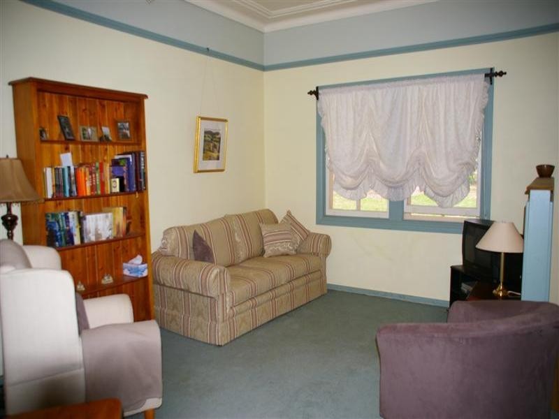 16 Binni Creek Road, Cowra NSW 2794