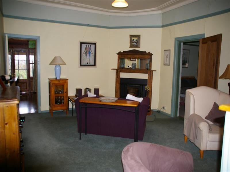 16 Binni Creek Road, Cowra NSW 2794