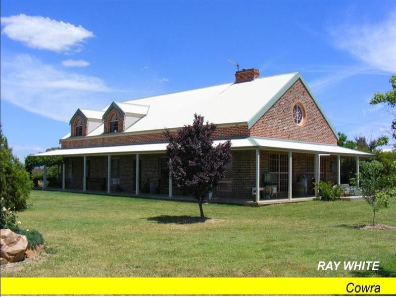 42 Delaneys Road, Cowra NSW 2794