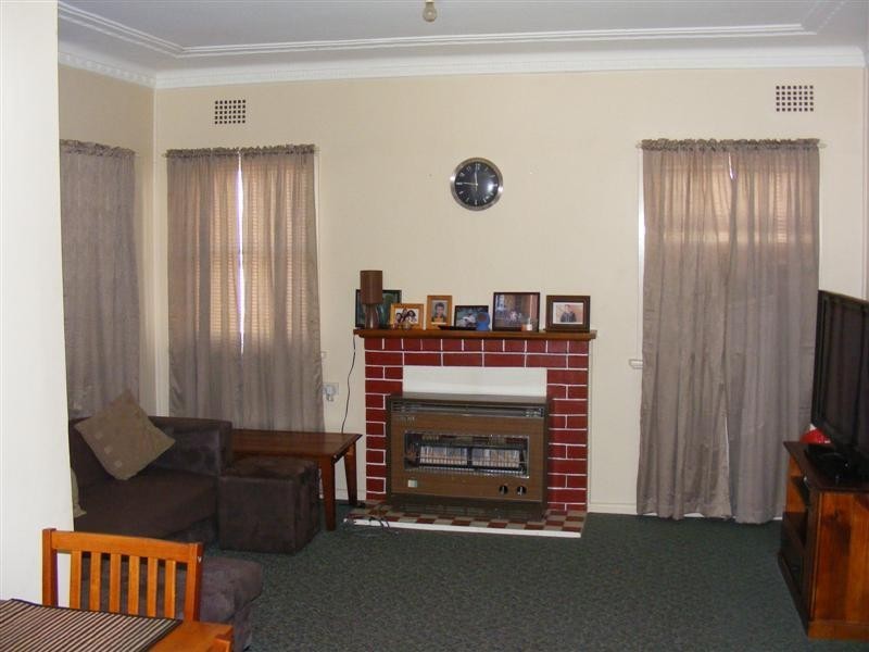 2 Wellington Street, Cowra NSW 2794