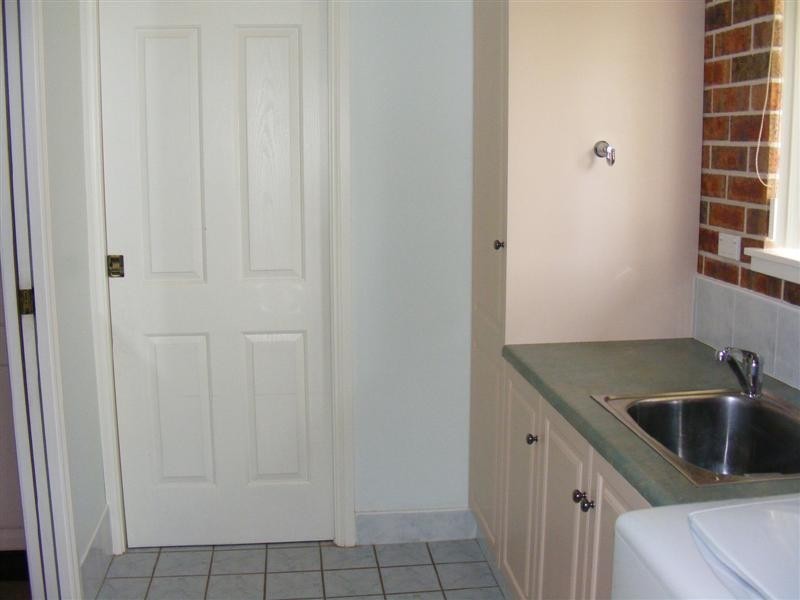 2a Newcombe Street, Cowra NSW 2794