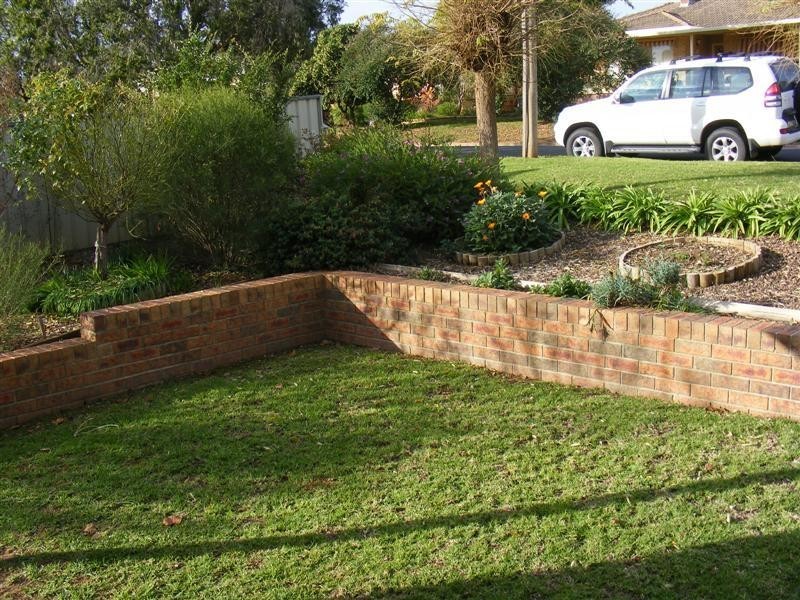 2a Newcombe Street, Cowra NSW 2794