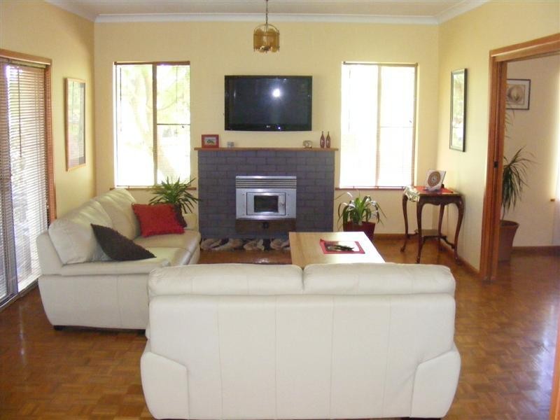 11 Kanangra Street, Cowra NSW 2794