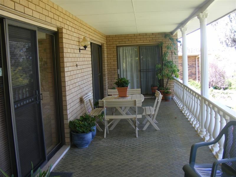 11 Kanangra Street, Cowra NSW 2794