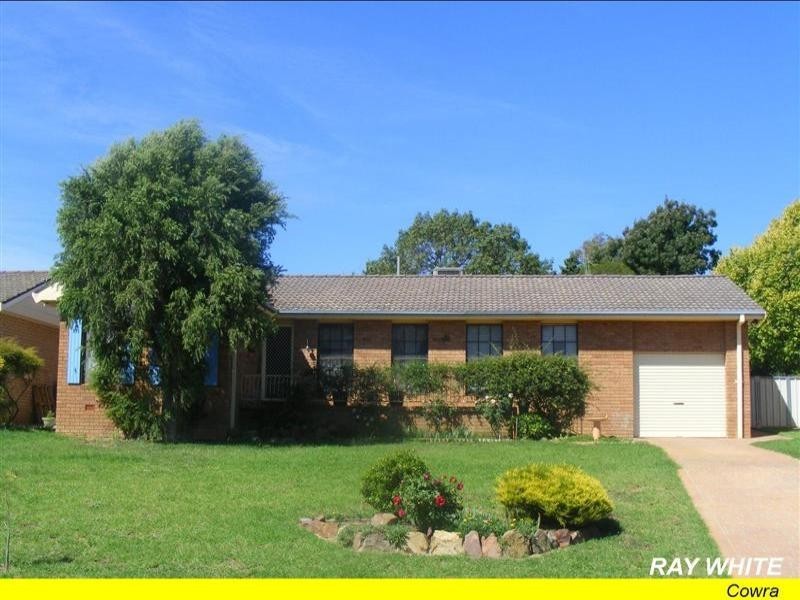 29 Kibbler Street, Cowra NSW 2794