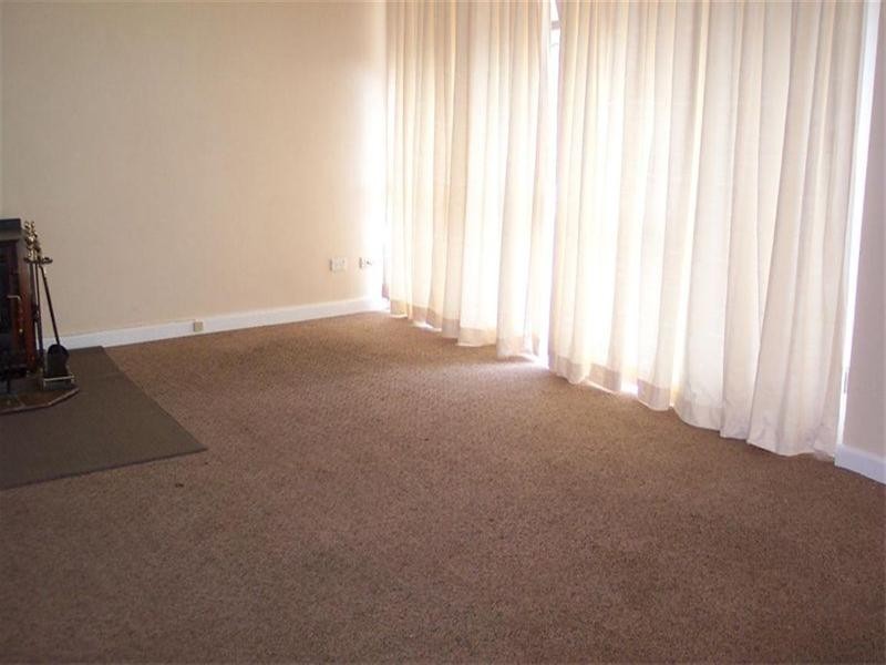 99 Macquarie Street, Cowra NSW 2794