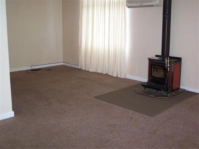 99 Macquarie Street, Cowra NSW 2794