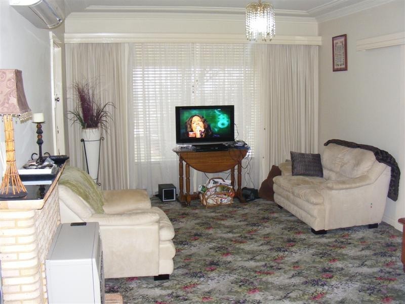 6 Carleton Street, Cowra NSW 2794