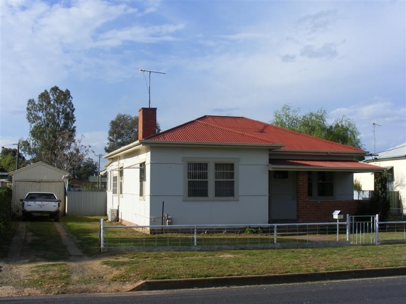 5 Haig Street, Cowra NSW 2794