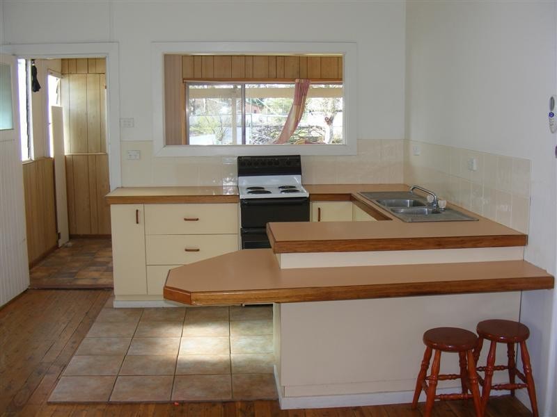 5 Haig Street, Cowra NSW 2794