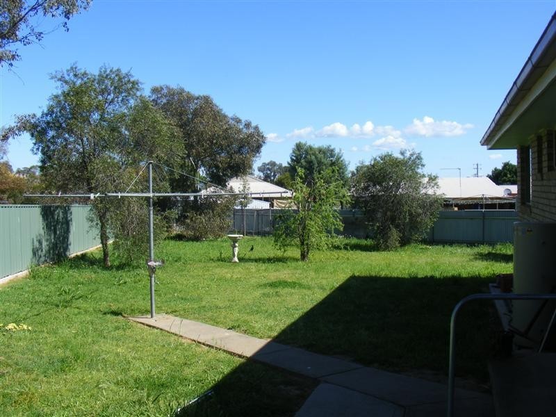 9 Coolabah Crescent, Cowra NSW 2794