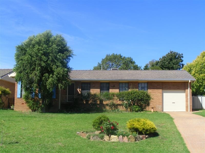 29 KIBBLER Street, Cowra NSW 2794