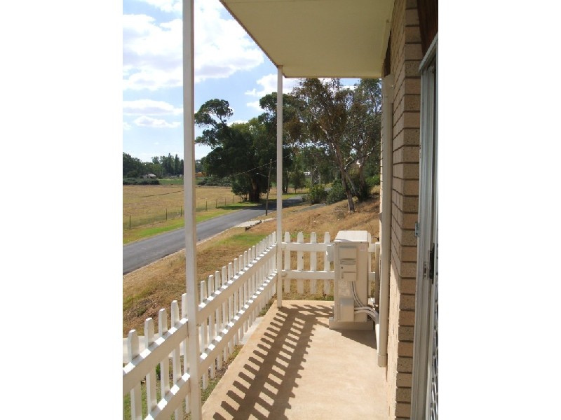 77A & B Taragala Street, Cowra NSW 2794