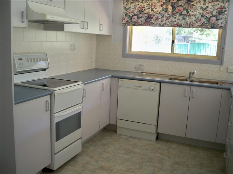 5 Casuarina Close, Cowra NSW 2794