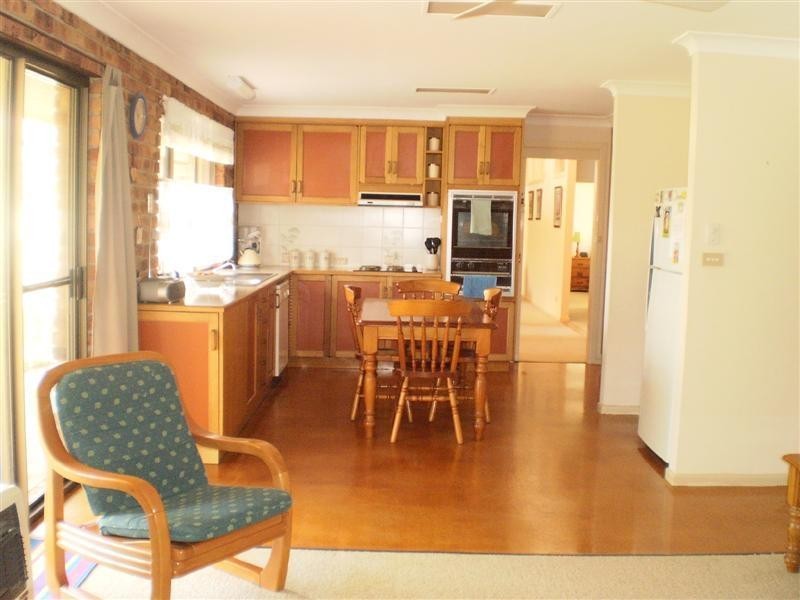 20 Taronga Drive, Cowra NSW 2794