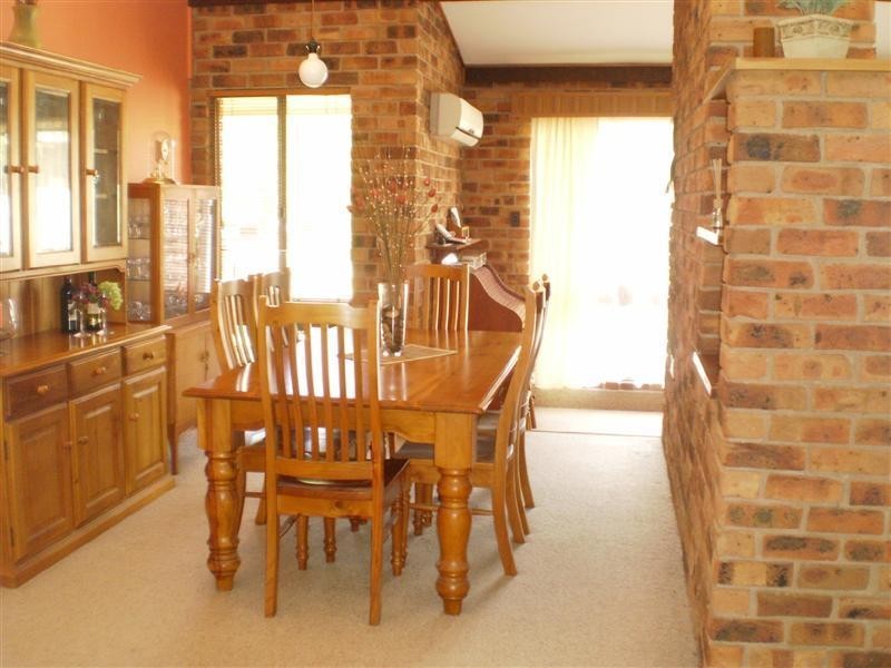 20 Taronga Drive, Cowra NSW 2794