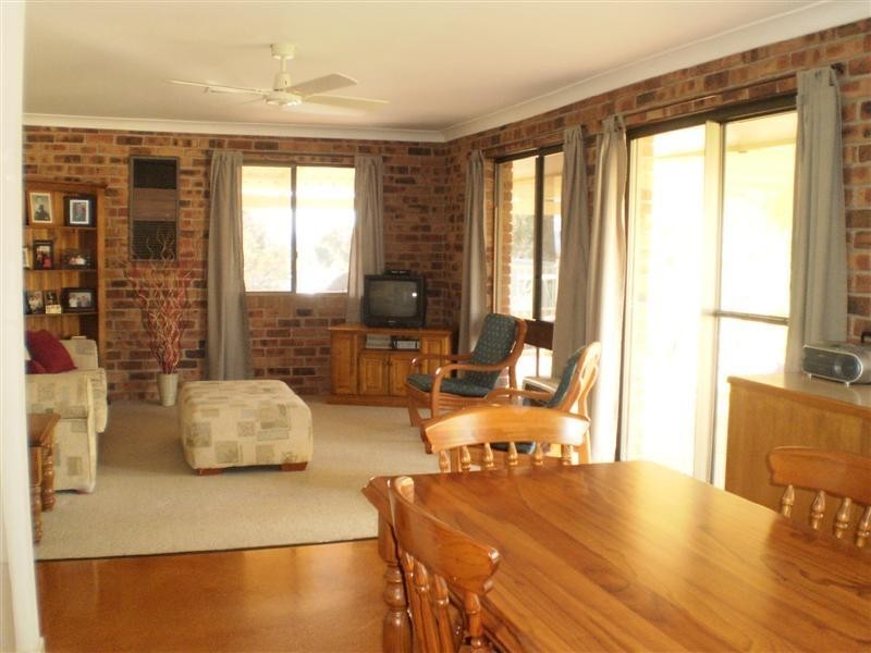 20 Taronga Drive, Cowra NSW 2794