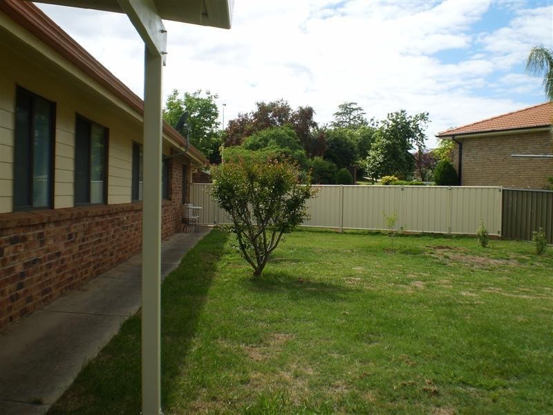 20 Taronga Drive, Cowra NSW 2794