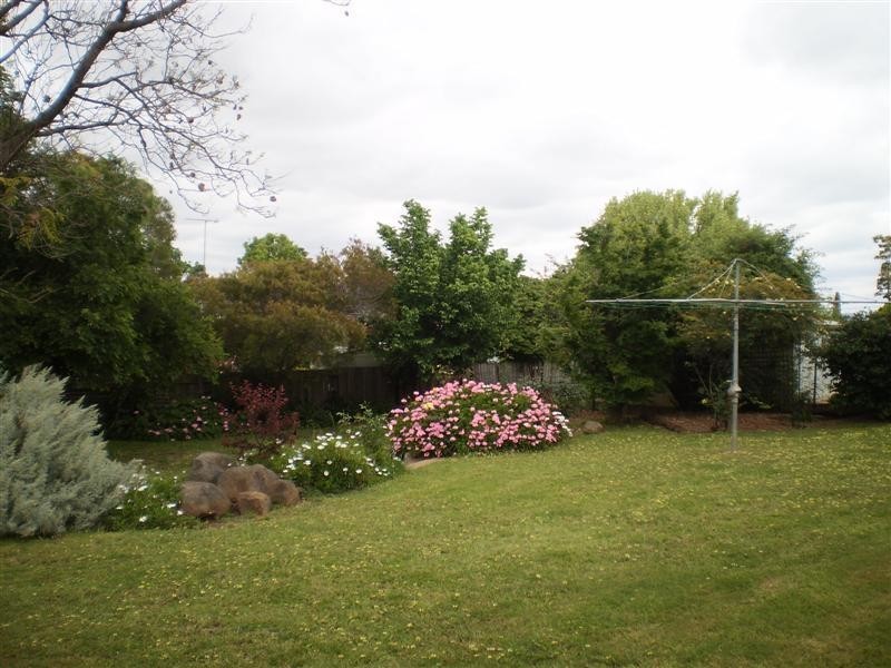 35 Dowell Street, Cowra NSW 2794