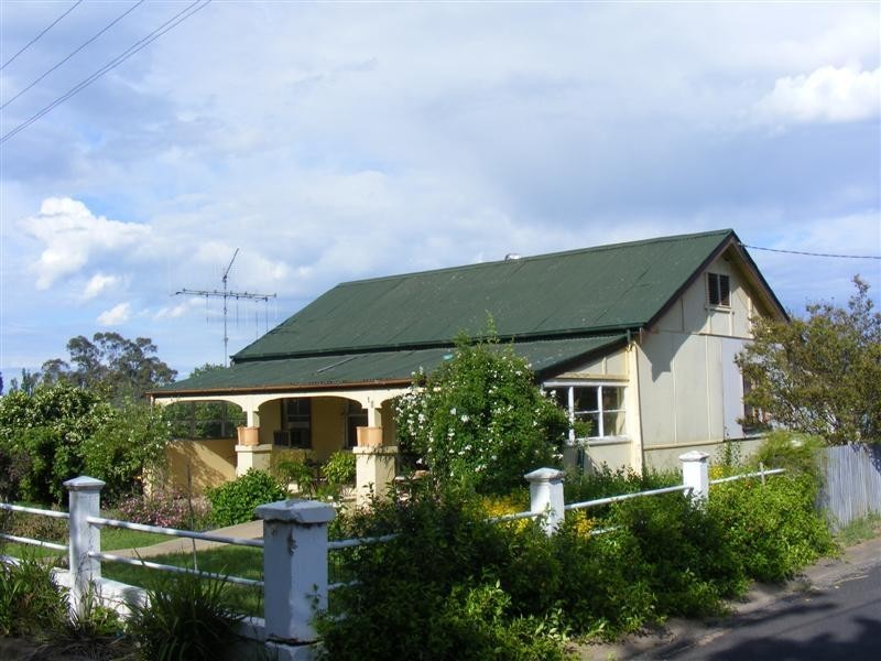 10 Vaux Lane, Cowra NSW 2794