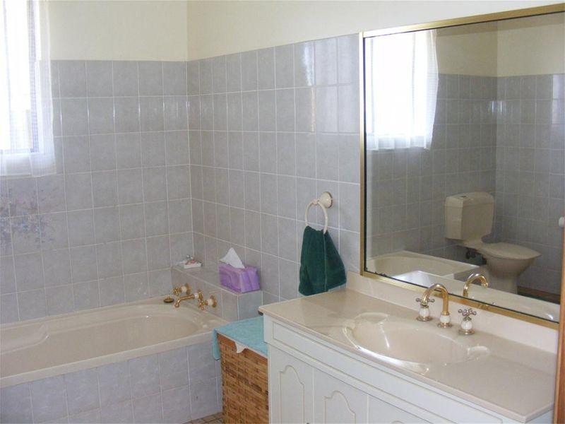 80 Binni Creek Road, Cowra NSW 2794