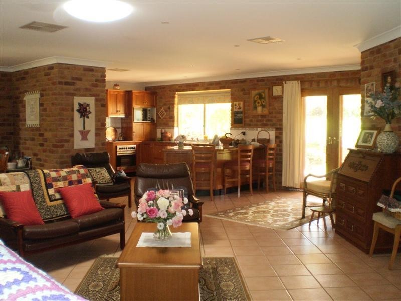 17 Karinya Street, Cowra NSW 2794