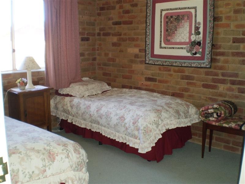 17 Karinya Street, Cowra NSW 2794