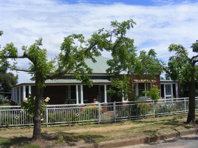 9 Waddell Street, Canowindra NSW 2804