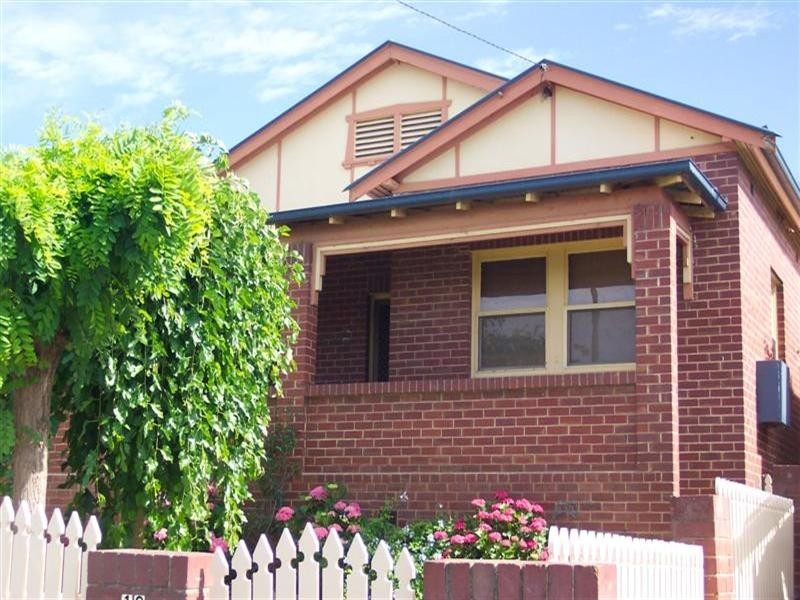 16 Bartlett Avenue, Cowra NSW 2794