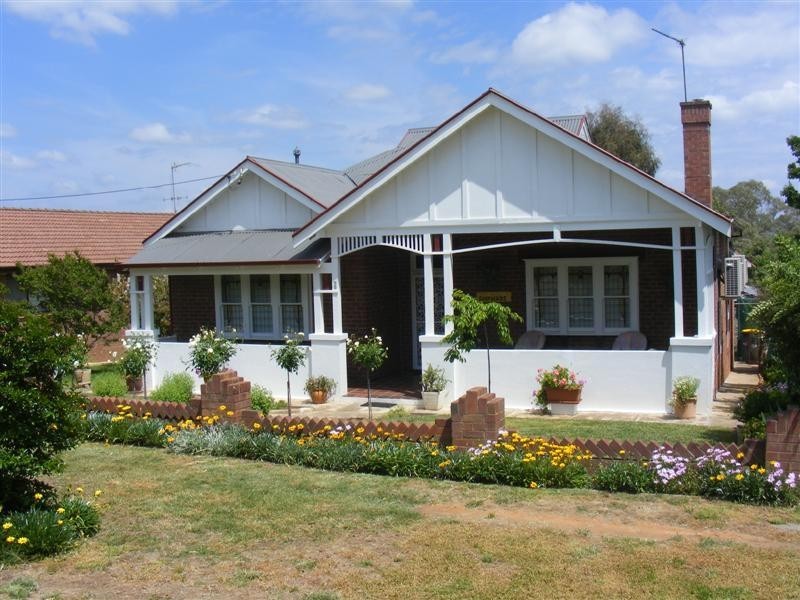 70 Lachlan Street, Cowra NSW 2794