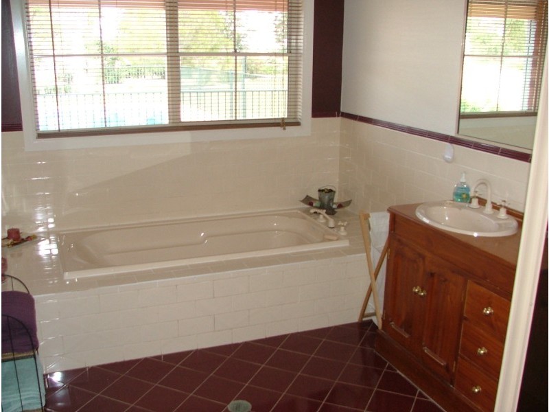 91 Waratah Street, Cowra NSW 2794