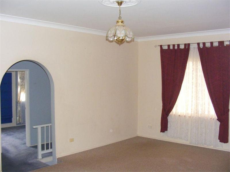 13 Henderson Street, Cowra NSW 2794