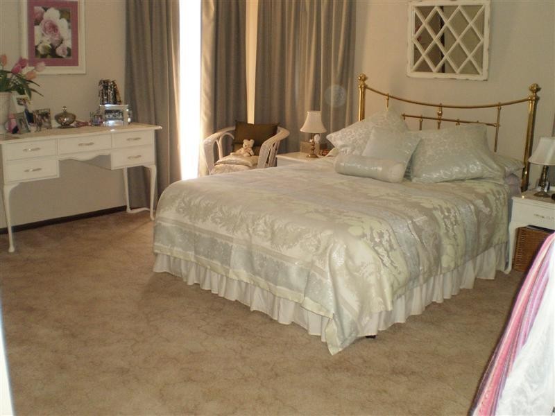 8 Appian Way, Cowra NSW 2794