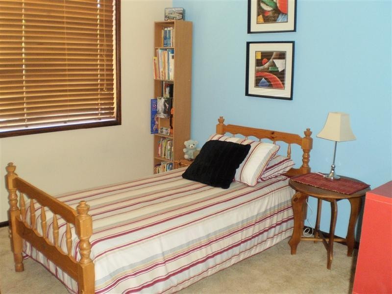 8 Appian Way, Cowra NSW 2794