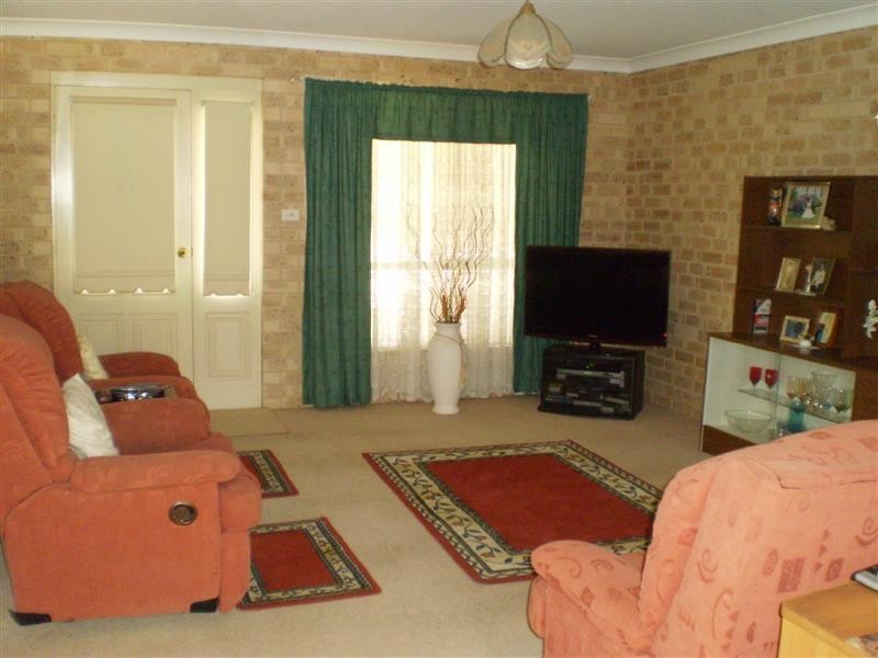 14B Echuca Place, Cowra NSW 2794