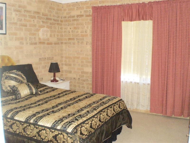 14B Echuca Place, Cowra NSW 2794