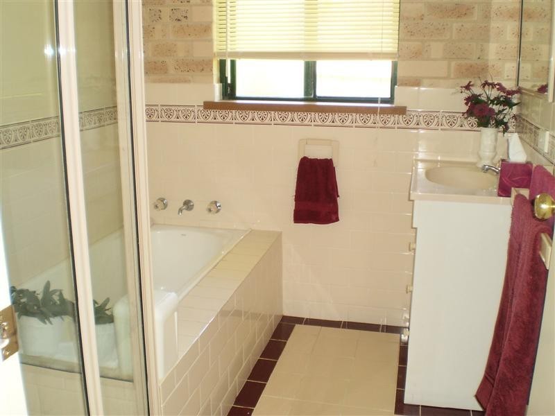 14B Echuca Place, Cowra NSW 2794