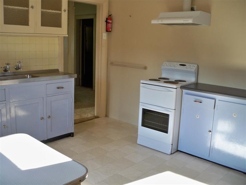 15 CARLETON Street, Cowra NSW 2794