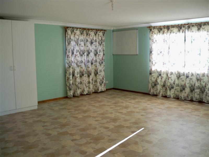 19 Ranken Street, Cowra NSW 2794